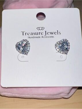 New Treasure jewels bling heart studs